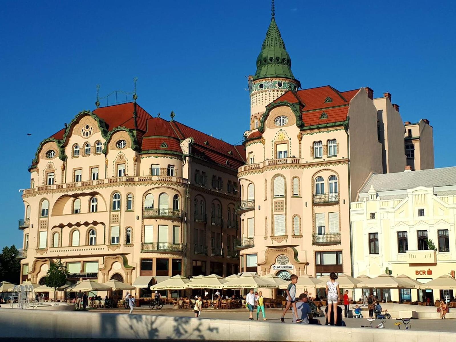 Silvia Resident Apartment Oradea Bagian luar foto