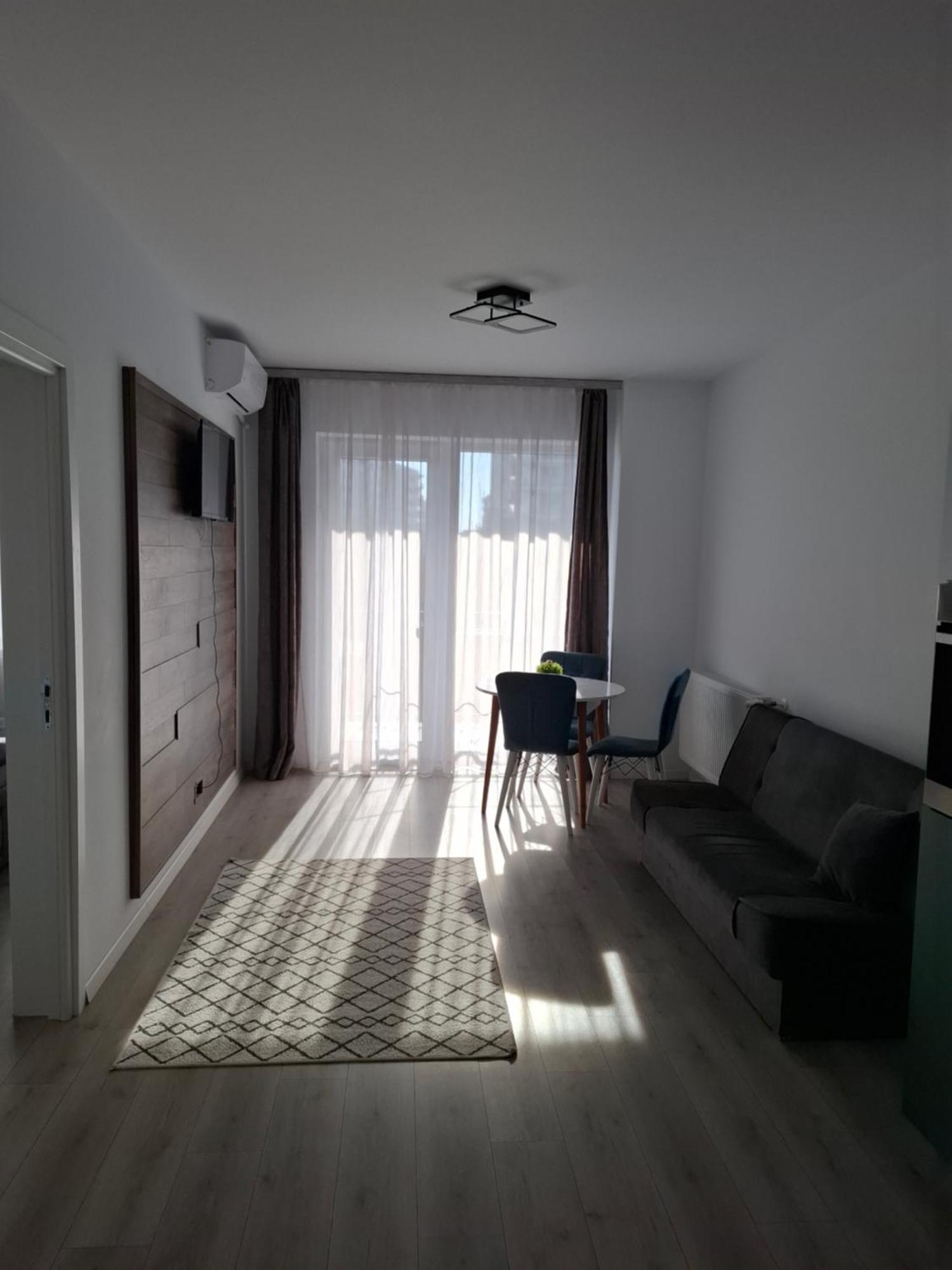 Silvia Resident Apartment Oradea Bagian luar foto